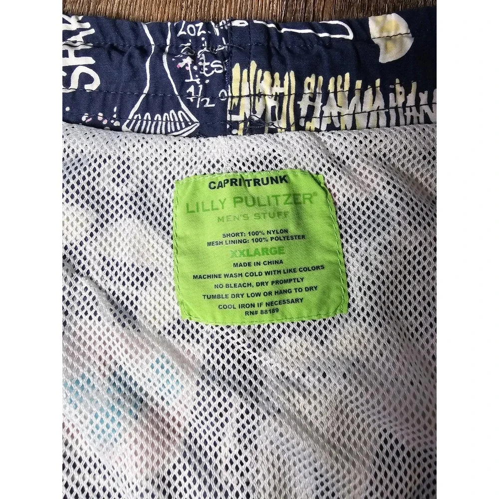 Lilly Pulitzer Men's Capri Swim Trunks Sz XXL Drinks On Me Pattern Navy Tropical